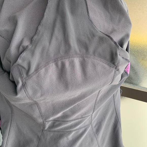 Lululemon jacket, grey with pink, EUC, Size 4 - Picture 12 of 12